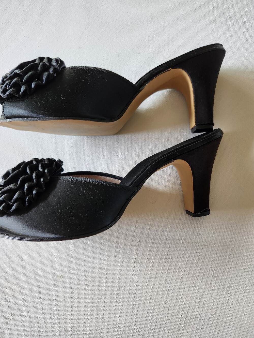 Vintage 1950s Daniel Green Black Satin Boudoir Mules - Peep Toe Rosette Heels - Picture 2 of 4